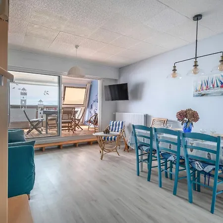 Face A La Mer, Sous Les Toits Pour 4 Apartment *